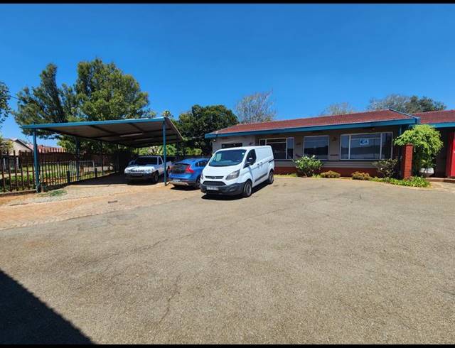 4 BEDROOM HOUSE FOR SALE IN RHODESFIELD